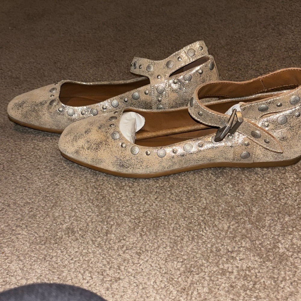 Free People Silver and Tan Flats - Picture 3 of 5